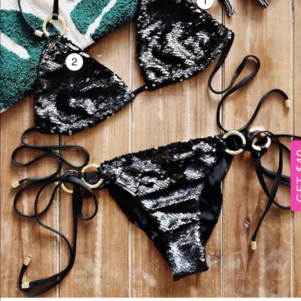 Nwt. Beach bunny bikini top sirens song. L